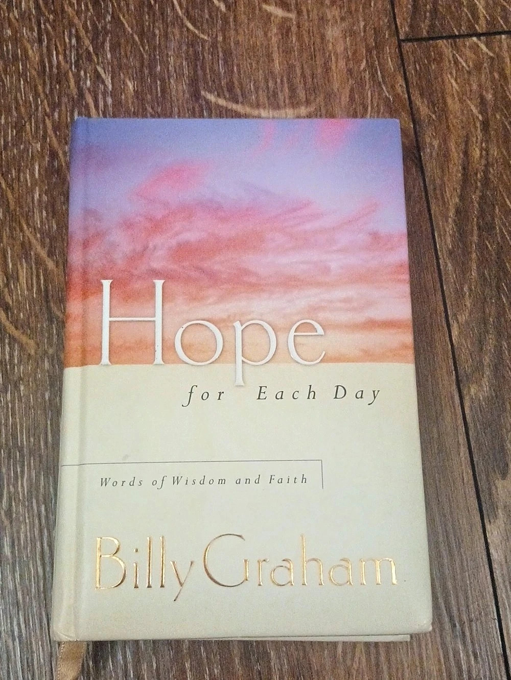 Billy Graham Hope for Each Day Daily Devotional Book Pink & Cream